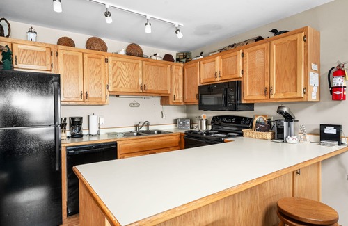 Two Harbors Casa | Spectacular view Lake Superior. Spacious Lakehome on lakeshore, unit #99.