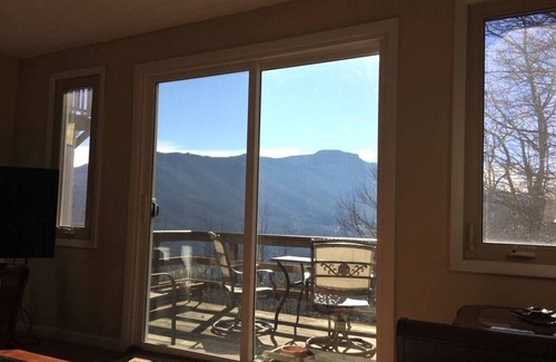 Seven Devils Condominio | Spectacular View of Grandfather Mountain!