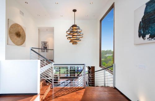 Bel Air Apartamento | Spectacular Views: Exquisite Villa, Pool, Jacuzzi!