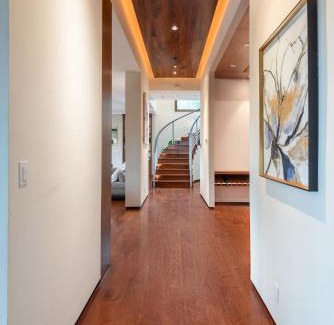 Bel Air Apartamento | Spectacular Views: Exquisite Villa, Pool, Jacuzzi!