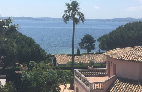 Sainte-Maxime Apartamento | Impresionante con vista completa del mar. Un tesoro escondido Une belle maison.