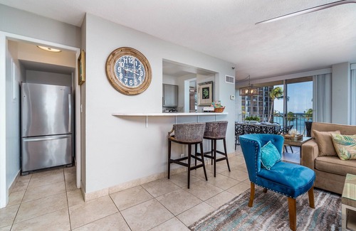 Kahana Condominio | Spectacular Views Oceanfront Corner Royal Kahana 2Bd Hotel zone Safe to Book.