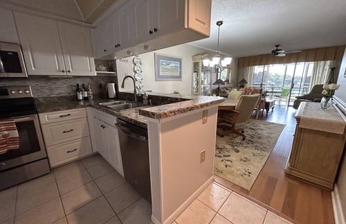 Plantation Condominio | Spectacular views of the golf course & lake from 3rd floor lanai. Venice, FL.