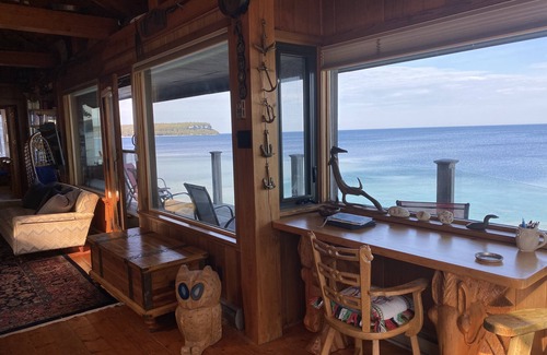 Lion's Head Cabaña | Spectacular views- Stone Cottage, steps to the water, heated pool, pet friendly