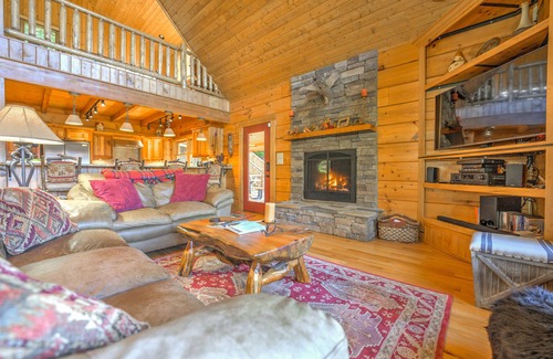 Cataloochee Ranch Casa | Spectacular Views, Privacy and Hot Tub