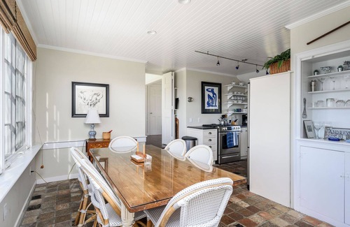 Barnstable Casa | Spectacular Waterfront Property in Barnstable Village