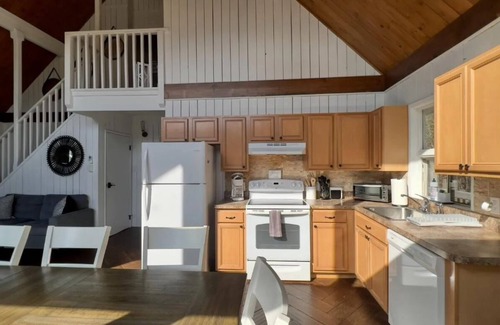 Athens Casa | Spectacular Waterfront Lake Home, near Hunter & Windham mountain’s