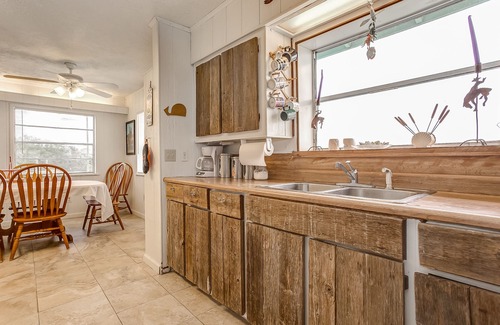 Flour Bluff Casa | NINGUN DAÑO DE HURACAN! 2BR / 2BA Laguna Madre Bayhouse - Ideal para familias y pescadores