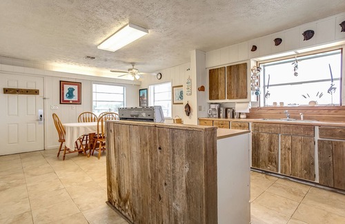Flour Bluff Casa | NINGUN DAÑO DE HURACAN! 2BR / 2BA Laguna Madre Bayhouse - Ideal para familias y pescadores
