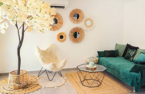 Gignac-la-Nerthe Casa | Spend a relaxing vacation in the cottage with pool.