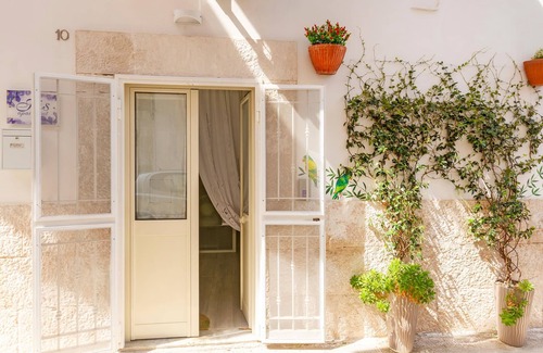 Bisceglie Apartamento | Spend a relaxing vacation in the center of Bisceglie in this beautiful apartment.
