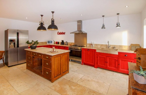 Donzere Casa | Spend a relaxing vacation in this vacation home in a rural location.
