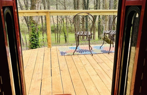 Doyle Casa | Spend an evening w Trolley Parton! #LOVE #TNStateParks #OutdoorMovieNights#Rest