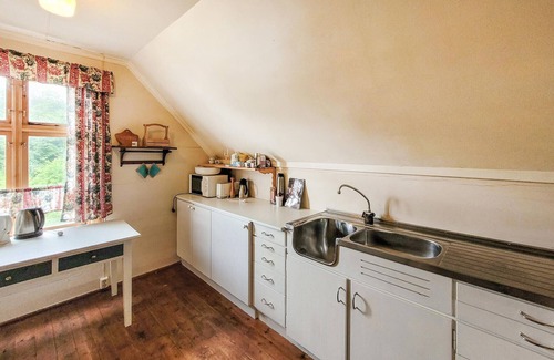 Oystese Casa | Spend an unforgettable vacation by the fjord in this comfortable vacation home.