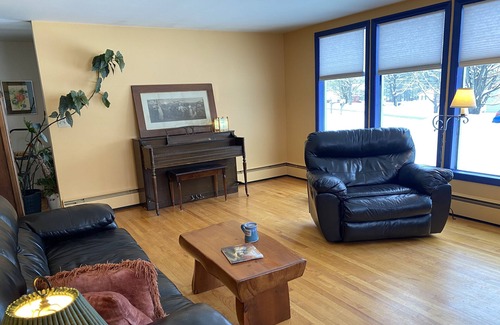 Eastern Vermont Casa | Spend the holidays in Vermont! ☃️