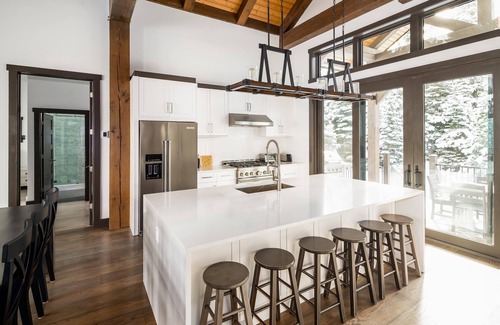 Spanish Peaks Casa | Spend Summer in Big Sky! Spanish Peaks Home with Sweeping Views and Private Hot Tub
