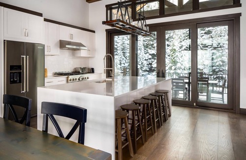 Spanish Peaks Casa | Spend Summer in Big Sky! Spanish Peaks Home with Sweeping Views and Private Hot Tub