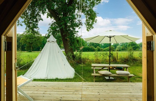 Notter Cabina | Spend the night in a cozy bell tent overlooking the meadows!
