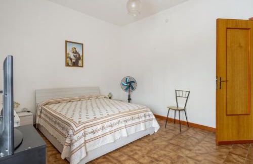 Buggerru Apartamento | Spiaggia di Buggerru-Roomy Apartment with Balcony!