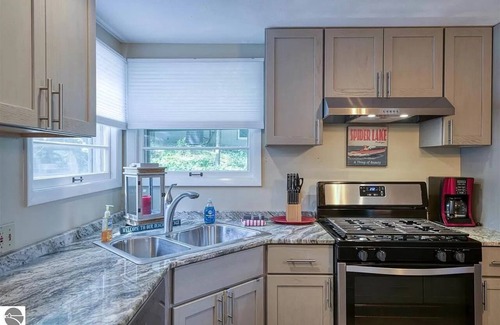 Mayfield Casa | Spider Lake Cottage near Traverse City