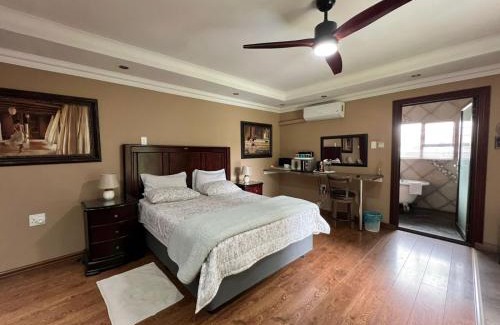 Middelburg Casa | Spies Villa - Fast Wi-fi, Netflix and Generator