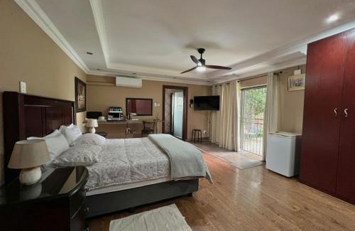 Middelburg Casa | Spies Villa - Fast Wi-fi, Netflix and Generator