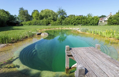 South Leigh Cabaña | SPINDLE, with pool in Witney