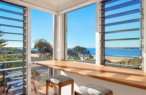 Yamba Apartamento | Spindrift Lowerdeck with Beach and Ocean views! Couples paradise 1 bed.