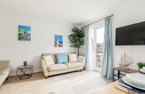 Poole Casa | Spinnaker House-with Tesla Electric Charging Point