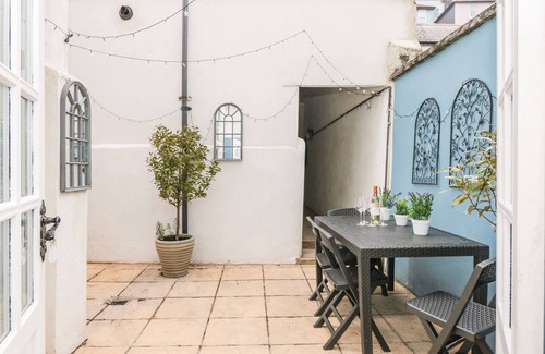 Dartmouth Cabaña | Spinners House