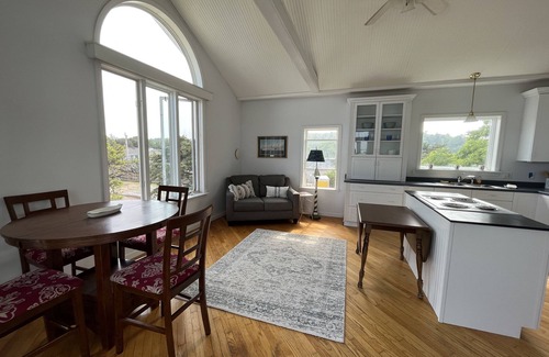 Phippsburg Casa | Spinneys Guesthouse & Beach Cottages