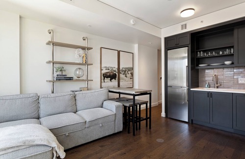 LoDo Apartamento | SPIRE 1224: New Hot Hidden Gem !This is a special winter price through 2/28/25!