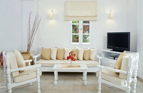 Perissa Hotel | Spiros & Hiroko Hotel - Adults Only