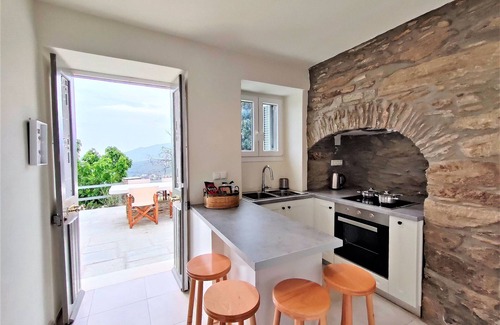 Steniai Apartamento | "spiti" Sea View Neoclassical Apartment in Stenies