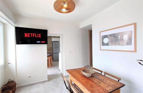 Steniai Apartamento | "spiti" Sea View Neoclassical Apartment in Stenies