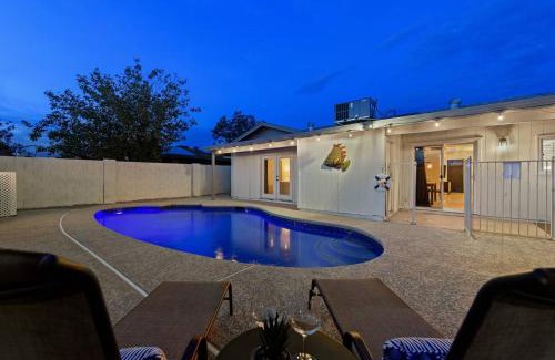 West Glen Community Association Casa | Splash In Your Private Free Heated Pool!
