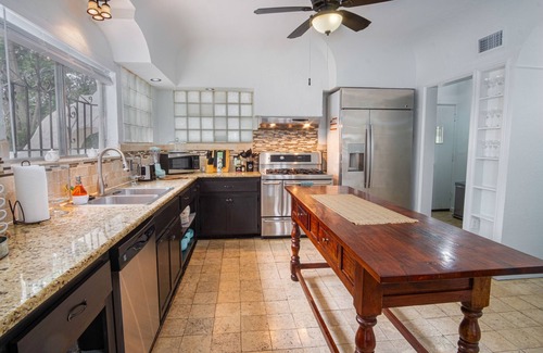 Jefferson Cabaña | Splash Into Vacation 6BR Home w/ Pool & Waterslide