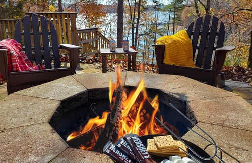 Beaver Shores Casa | Splash Landing: Lakefront Luxury with Hot Tub & Firepit