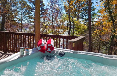Beaver Shores Casa | Splash Landing: Lakefront Luxury with Hot Tub & Firepit
