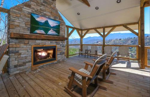 Chalet Village North Villa | Splash N Heavenly Views