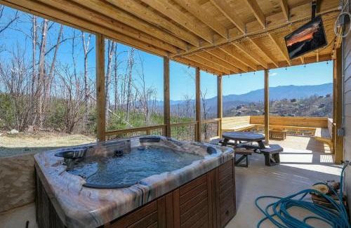 Chalet Village North Villa | Splash N Heavenly Views