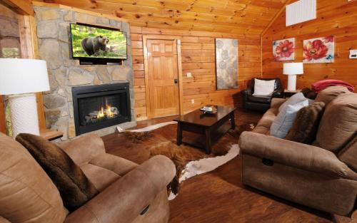 Gatlinburg - Pigeon Forge Villa | Splash of Romance
