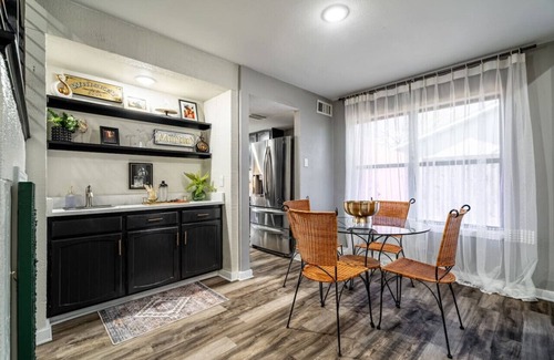 Plano Casa | Splash & Play Pool House: Gameroom, Firepit, Grill