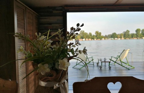Novi Beograd Casa | Splav Different life