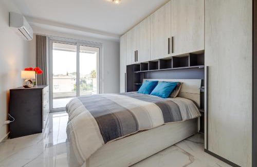 Swieqi Apartamento | Splendid 2BR Apartment, steps to St Georges Bay