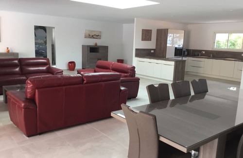 Flassans-sur-Issole Casa | ESPLENDIDA NUEVA VILLA de 360m² con PISCINA CLIMATIZADA