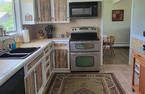 Meeteetse Casa | Splendid Absaroka Mountain and Greybull River View