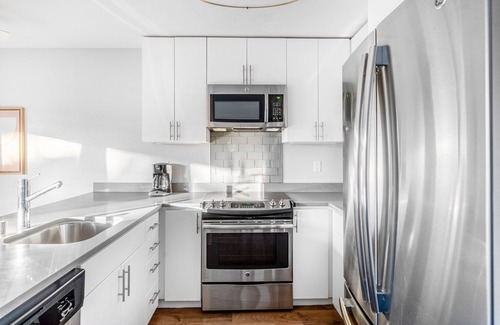 Foster City Apartamento | Splendid Foster City 2BR w/ Pool, W/D, Gym, near highways, by Blueground