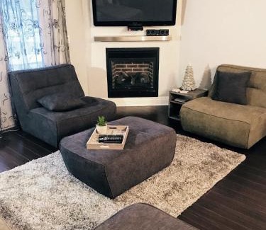 Bromont Apartamento | Splendid Mountain View Condo with Pool & BBQ- Ski, MTB, Cycling, Golf, Telework!