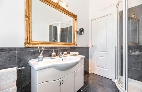 Quartiere XVII Trieste Apartamento | Splendido appartamento a Villa Ada